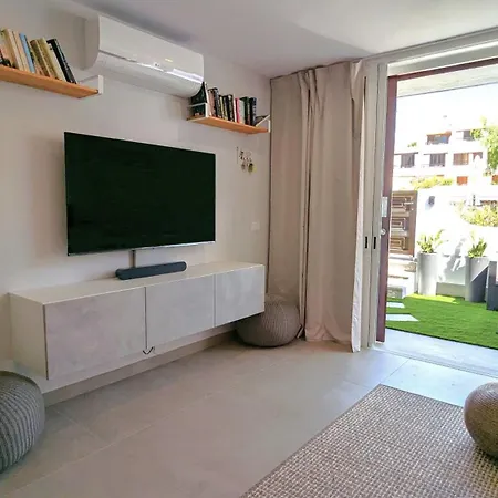 Pool Level Flat In Parque Santiago 1 *