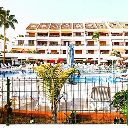 Pool Level Flat In Parque Santiago 1