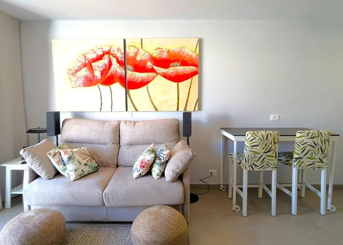 Pool Level Flat In Parque Santiago 1 *